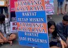 Jelang RDP DPR, Warga Lakukan Aksi Mengemis Minta PT AMNT Ditutup