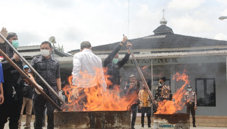BNNP Sumsel melakukan pemusnahan narkoba/Foto: RMOL Sumsel