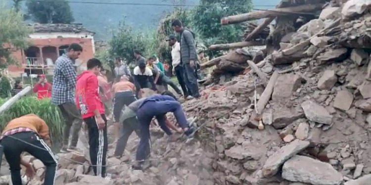 Reruntuhan akibat gempa di Nepal/Net