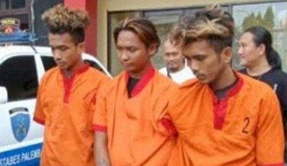 Tiga pelaku begal di Jalan Tegal Binangun, Plaju, ditangkap tim Opsnal Unit Pidum dan Tekab 134 Satreskrim Polrestabes Palembang.(ist/rmolsumsel.id)