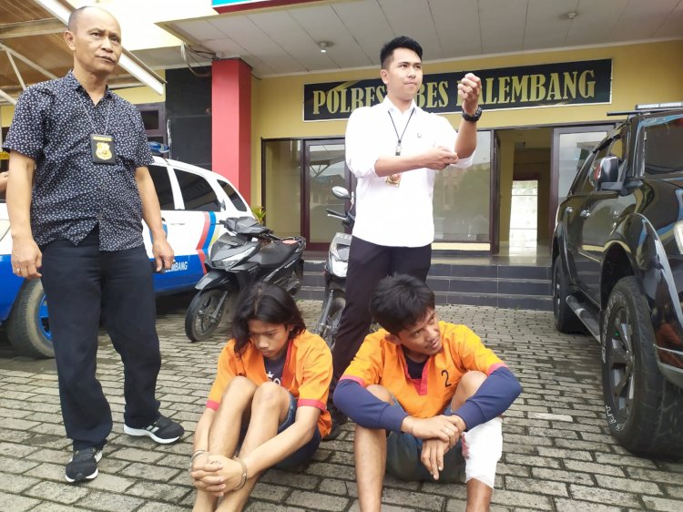 Dua tersangka pencurian sepeda motor dibawa ke Polrestabes Palembang/ist