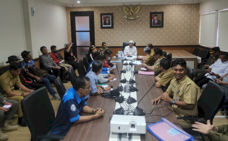 Perwakilan buruh berdiskusi dengan Wakil Gubernur Sumsel H Mawardi Yahya terkait kenaikan UMP Sumsel/ist