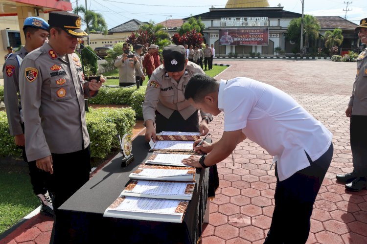Penandatanganan yang dilakukan anggota Polres Muba dan jajaran/ist.