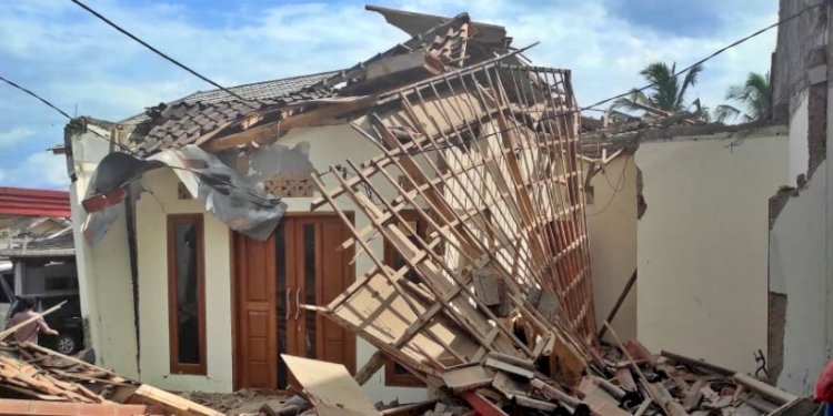 Rumah rusak parah akibat gempa bumi di Cianjur, Senin siang (21/11)/Ist