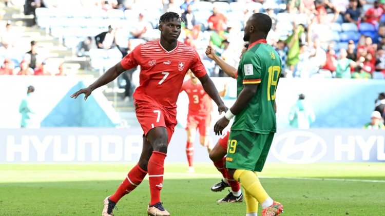 Penyerang Breel Embolo menolak melakukan selebrasi usai mencetak gol ke gawang Kamerun/net