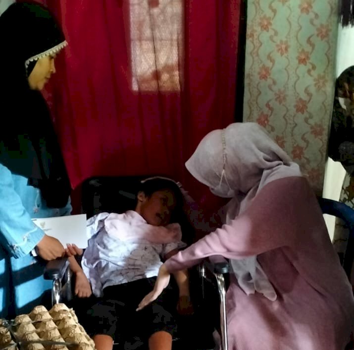 Ketua Tim Penggerak Pemberdayaan Kesejahteraan Keluarga (TP-PKK) Kabupaten OKU Timur, dr Sheila Noberta SpA MKes, menggelar kegiatan Jumat Berkah Berbagi/ist