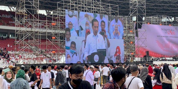 Presiden RI, Joko Widodo saat memberikan sambutan dalam acara relawan Gerakan Nusantara Bersatu di Stadion Utama Gelora Bung Karno (SUGBK) Senayan, Jakarta/RMOL