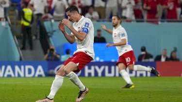 Robert Lewandowski sukses membawa Polandia ke puncak klasemen grup C/ist