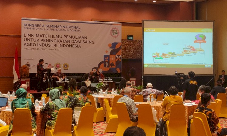 Seminar nasional dengan tema Link-Macth Pemuliaan Untuk Peningkatan Daya Saing Agro Industri Indonesia di Hotel Aryaduta