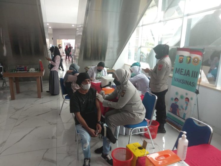 Vaksin Booster di Rumkit Bhayangkara M Hasan Palembang/ist