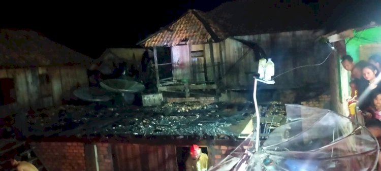 Rumah panggung ludes terbakar/ist