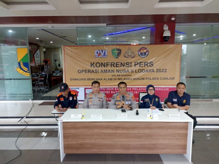 Kabid Humas Polda Jawa Barat Kombes Ibrahim Tompo meyampaikan keterangan pers terkait identifikasi korban gempa Cianjur/Ist