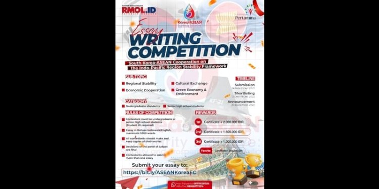 Poster lomba menulis esai/ist