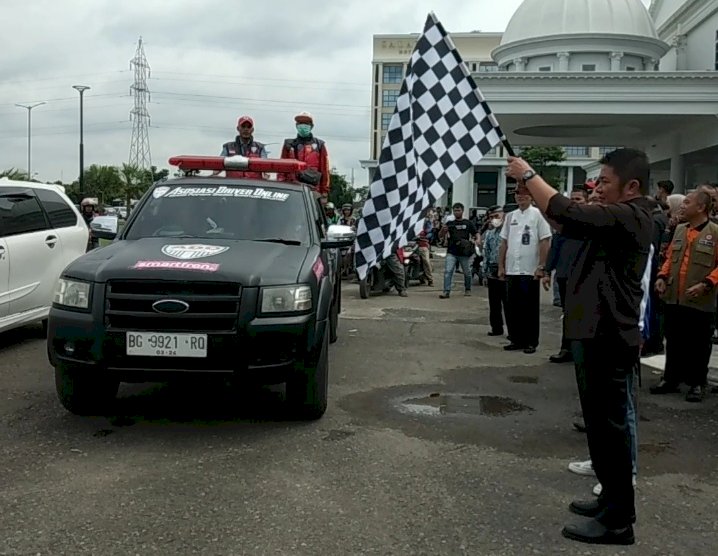 Gubernur Sumsel Herman Deru melepas rombongan ADO Sumsel untuk menyalurkan bantuan bagi korban gempa bumi Cianjur/ist.