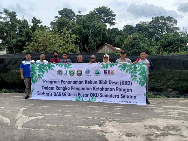 Lembaga Lingkungan Hidup Jejak Bumi Indonesia (JBI) Kabupaten Ogan Komering Ulu (OKU) mendistribusikan bantuan sebanyak 74 ribu bibit tanaman produktif /ist