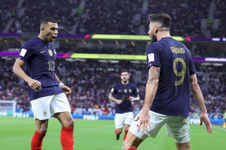 Kylian Mbappe dan Oliver Giroud mencetak gol kemenangan untuk Perancis/net