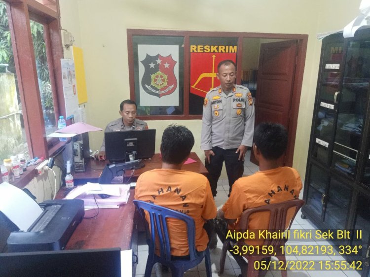 Pelaku saat diamankan pihak kepolisian. (Ist/Rmolsumsel.id). 