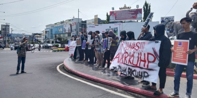 Aksi menolak RKUHP di Bandar Lampung/RMOLLampung