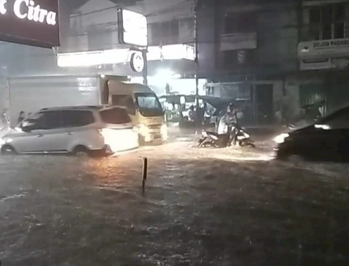 Kota Palembang dikepung banjir akibat curah hujan tinggi, Kamis(8/12/2022)/ist.