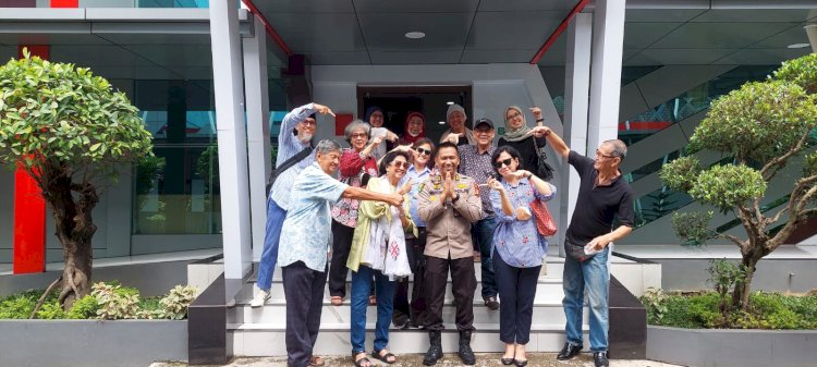 Keluarga besar almarhum mantan Kapolri Jenderal Polisi M Hasan berkunjung ke Rumah Sakit Bhayangkara M Hasan Palembang/ist