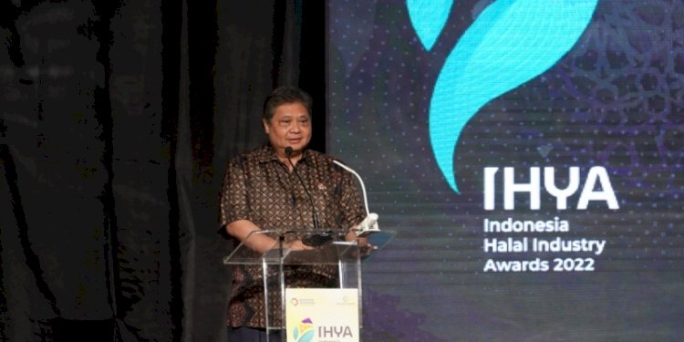 Menko Perekonomian, Airlangga Hartarto dalam acara Indonesia Halal Industry Award 2022/Net