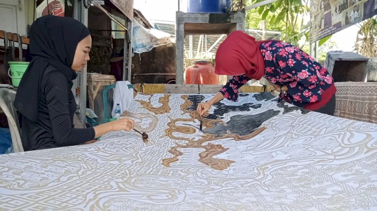 Proses pembuatan Batik Khas Muara Enim di Rumah Batij Serasan/RMOL