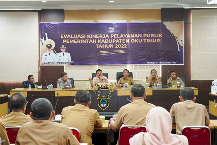  kegiatan Evaluasi Kinerja Pelayanan yang digelar oleh Badan Perencanaan dan Pengelolaan Daerah (Bappeda) OKU Timur, Senin (12/12).