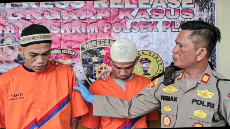 Kedua pelaku pencurian motor saat ditangkap Polsek Plaju, Senin (12/12/2022).( Adamrachman/Rmolsumsel.id).