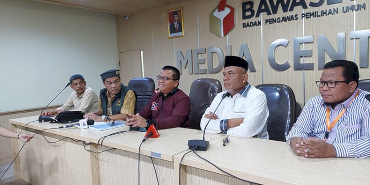 Konferensi pers Bawaslu dengan tim advokasi Partai Ummat/RMOL