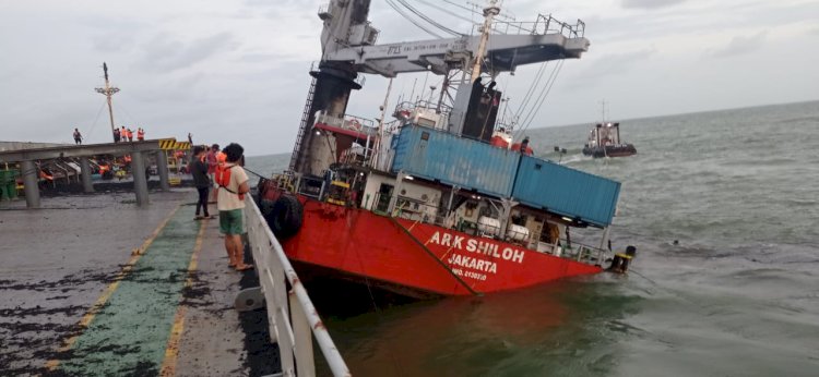  Kapal ARK Shiloh Karam di Perairan Ambang Luar Sungsang/ist