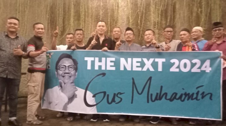 Relawan tim Pemenangan Gus Muhaiman