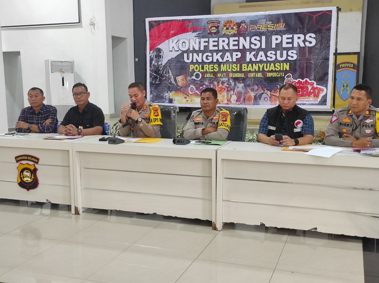 Kapolres Muba AKBP Siswandi menggelar persen rilis ungkap kasus sepanjang 2022. (Amarullah Diansyah/Rmolsumsel.id). 