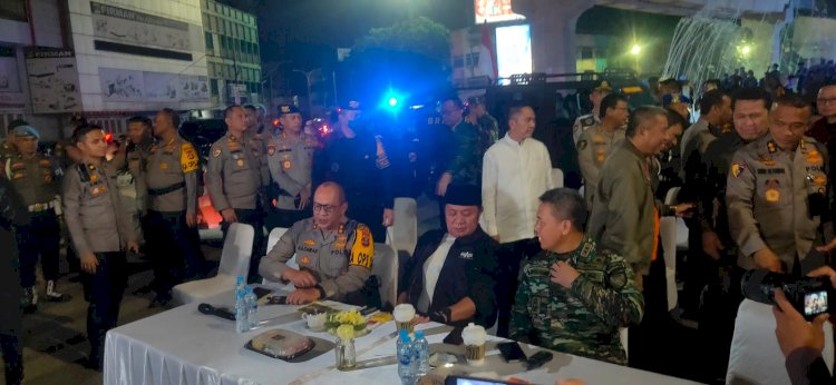 Gubernur Sumsel Herman Deru bersama Forkopimda memantau situasi keamanan jelang pergantian tahun. (Adam Rachman/Rmolsumsel). 