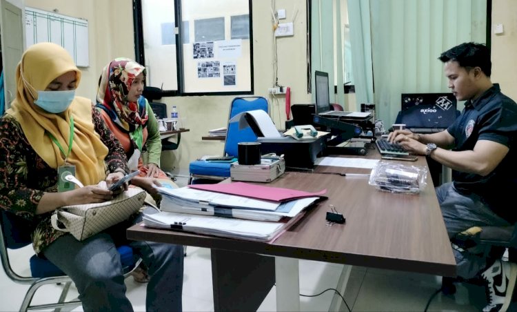 Sejumlah saksi diperiksa Direktorat Reserse Kriminal Umum Polda Lampung terkait perusakan kantor MUI Lampung oleh orang tak dikenal. (Dok. Rmollampung.id)