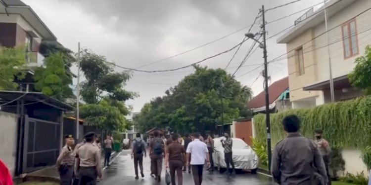 Majelis Hakim Pengadilan Jakarta Selatan datang langsung ke rumah dinas Ferdy Sambo di Duren Tiga dan rumah pribadi di Jalan Saguling, Jakarta Selatan/Net