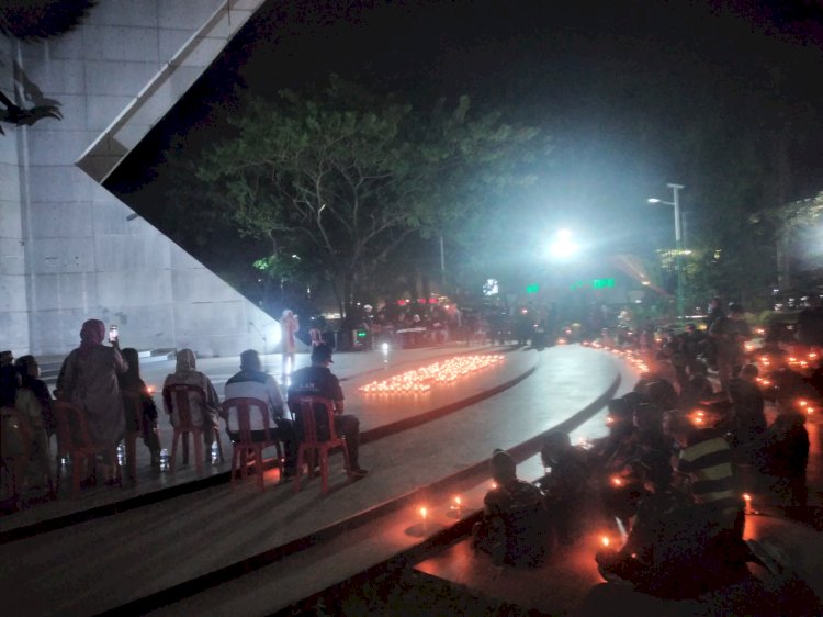 Malam 1.000 lilin dan renungan suci memperingati perang lima hari lima Malam di Palembang. (Dudy Oskandar/RMOLSumsel.id). 