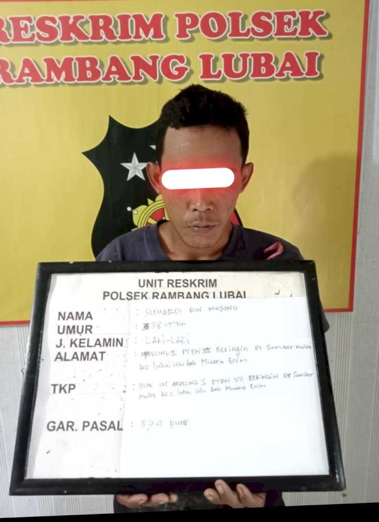 Suhardi (37) Pelaku pencurian getah karet milik PTPN VII diamankan di Mapolsek Rambang Lubai, Kabupaten Muara Enim, Sumatera Selatan. (Dok. Polsek Rambang Lubai)