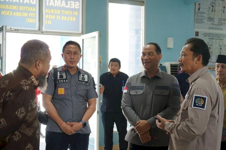 Kepala Kantor Wilayah KemenkumHAM Sumsel, Ilham Djaya saat meninjau UKK Baturaja yang berlokasi di Kompleks Islamic Center Baturaja/ist