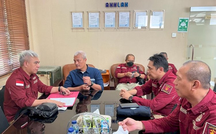 Tim Kejati Sumsel saat melakukan pemeriksaan di Kantor PTBA. (ist/rmolsumsel.id)