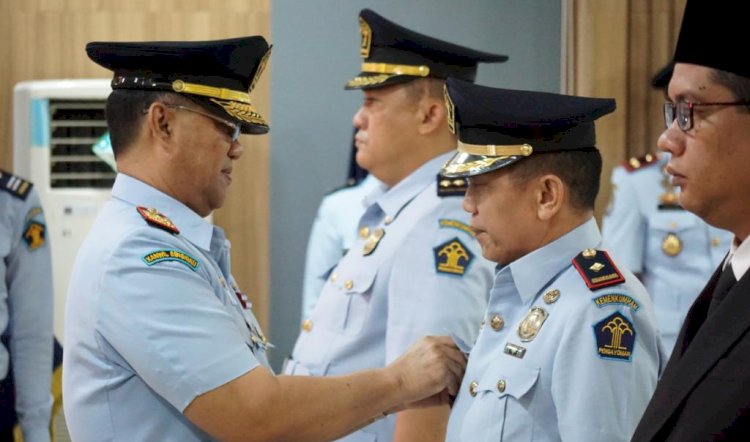 Kakanwil Kemenkumham Sumsel, Ilham Djaya melantik dan mengambil sumpah pejabat struktural, pejabat fungsional, dan notaris di lingkungan Kanwil Kemenkumham Sumsel /ist