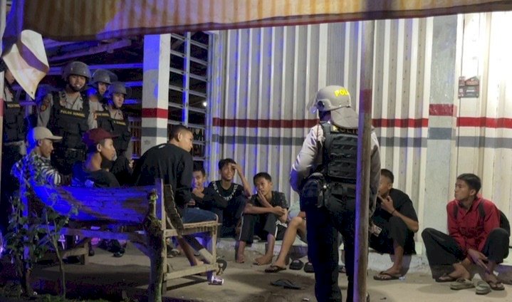 Team patroli presisi Sat Samapta Polres Muara Enim laksanakan kegiatan rutin Kepolisian pada malam hari. (Ist/rmolsumsel.id)
