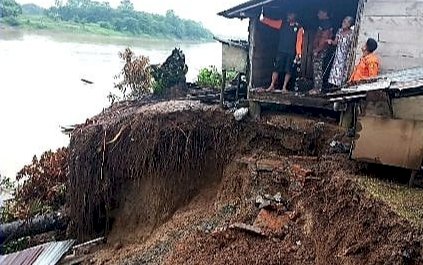 Tampak rumah warga hancur akibat longsor yang terjadi pada Kamis (19/1) pagi. (Ist). 