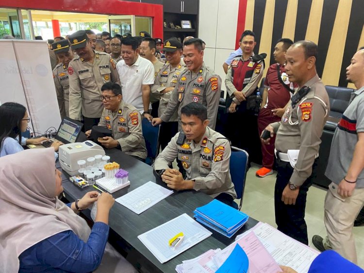 Ratusan personel Polres Muara Enim menjalani pemeriksaan kesehatan berkala Tahun 2023 di Mapolres Muara Enim/ist.