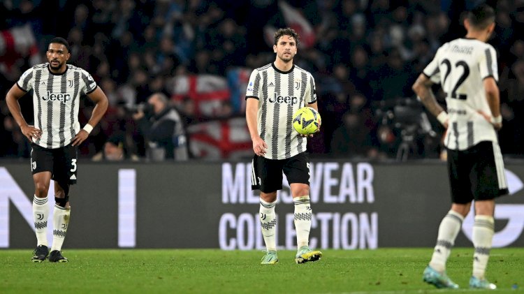 Juventus mendapatkan sanksi pengurangan 15 poin/ist