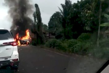Mobil jenis Carry terbakar di jalan lintas tengah sumatera (Muara Enim-Baturaja) tepatnya di Desa Lingga, Kecamatan Lawang Kidul, Kabupaten Muara Enim/repro.
