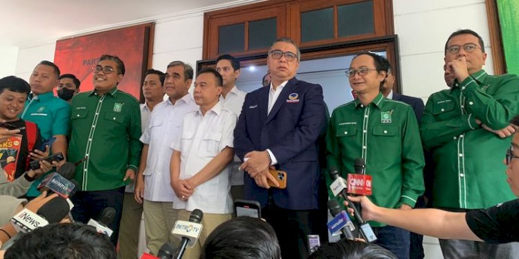  Wakil Ketua Umum Partai Nasdem Ahmad Ali (berjas Nasdem) bersama petinggi PKB-Gerindra/RMOL