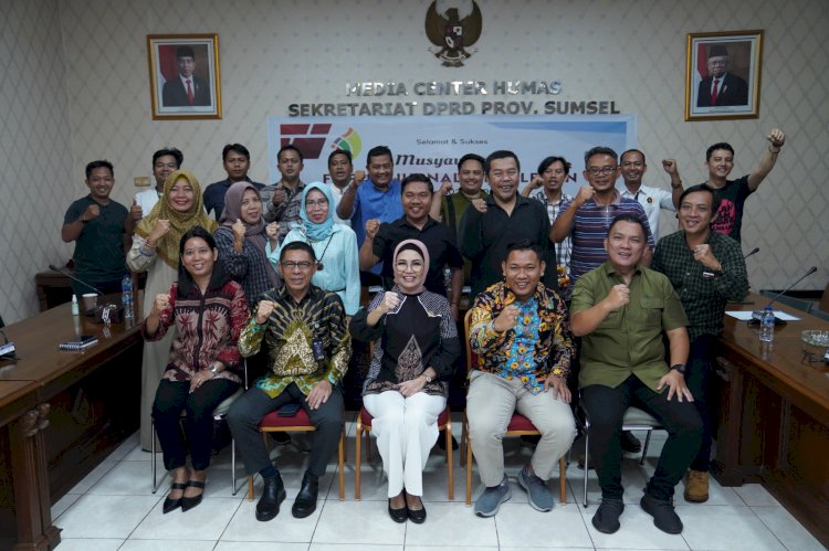 Ketua DPRD Sumsel, Anita Noeringhati saat membuka Musyawarah Forum Jurnalis Parlemen (FJP), jumat (27/1/2023) di MC DPRD Provinsi Sumsel.  (Ist/rmolsumsel.id)