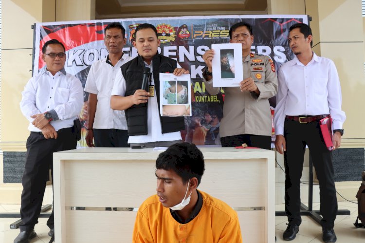 Rihansyah, pelaku penganiayaan terhadap ibu dan adik kandung saat dihadirkan dalam pers rilis Polres Muba, Senin (30/1). (Amarullah Diansyah/Rmolsumsel). 