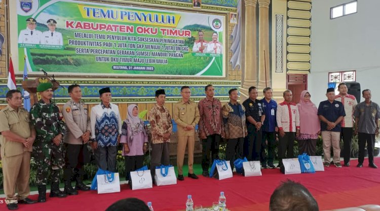 Sebanyak 450 penyuluh pertanian Kabupaten OKU Timur, mengikuti kegiatan sinergitas antara pemerintah kabupaten dengan para penyuluh/ist