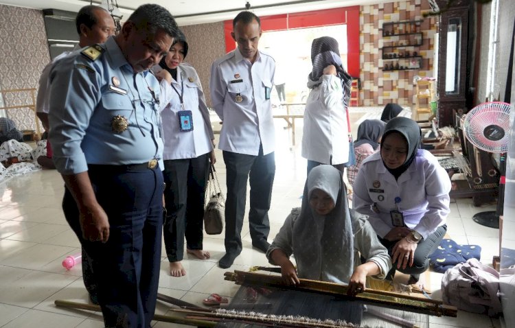 Kepala Divisi Pelayanan Hukum dan HAM Kemenkumham Sumsel, Parsaoran Simaibang beserta jajaran melakukan Koordinasi terkait Kekayaan Intelektual (KI) ke Pemerintah Kabupaten Penukal Abab Lematang Ilir/ist